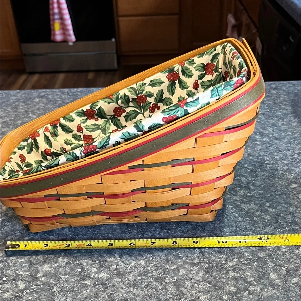 Longaberger Festive Woven sleigh Basket with Holiday Liner